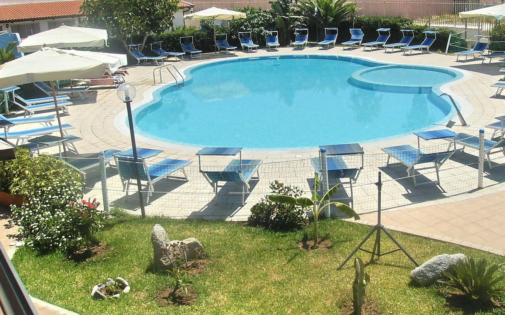 Hotel Residence Riviera Calabra Цамброне Экстерьер фото